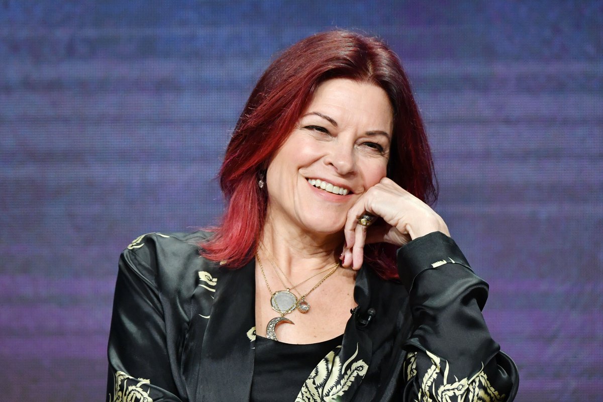 I'm hanging with birthday girl #RosanneCash on tonight's show to talk about one of her most iconic albums! I'll also play some favs from Astrud Gilberto, Siouxsie & the Banshees, Suki Waterhouse, Los Lobos, Fleetwood Mac, Leon Bridges, Jon Spencer, & Johnny Cash 6p ET on @WFPK