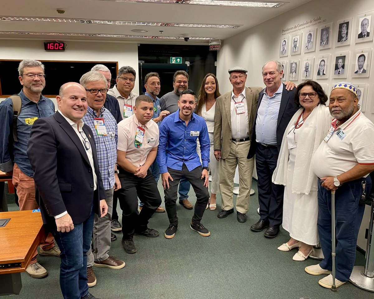 cirogomes's tweet photo. Debater verdadeiramente os problemas do Brasil! O PDT, o Trabalhismo, é exemplo e segue na luta! ✊🌹

Hoje, na Câmara dos Deputados, ainda na agenda do do 6º Congresso Nacional do PDT, aconteceram discussões de Grupos de Trabalho (GTs) importantíssimos. 

- Ciência, Tecnologia e Inovação;
- Trabalho, Empregabilidade e Renda;
- ⁠Direitos Humanos e Movimentos Sociais;
- ⁠Educação Integral e Inclusiva;
- ⁠Organização e Comunicação Partidária;
- ⁠Justiça, Segurança Pública e Cidadania;
- Meio Ambiente, Sustentabilidade e Crise Climática;
- Cultura, Turismo, Esporte e Lazer;
- Saúde, Previdência e Assistência Social;
- ⁠Cidades Sustentáveis e Governança Trabalhista;
- Segurança Alimentar, Agricultura e Acesso à Terra; 
- Política Econômica e Soberania Nacional.
