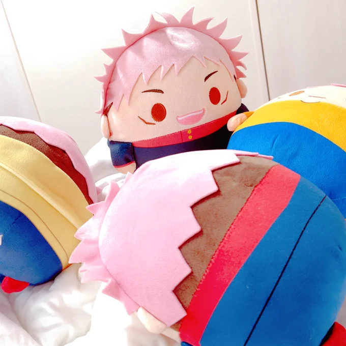 俺たちもにんげんも朝だよ!おはよー!!!!!んん…今日休みだからもう少し寝ててよくね?にぱも二度寝しよーぜ…えー!俺もう目が覚めちゃったよ 
