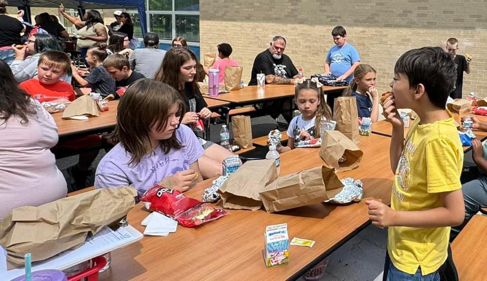 What a great day for a picnic! @benfranklin_ncs