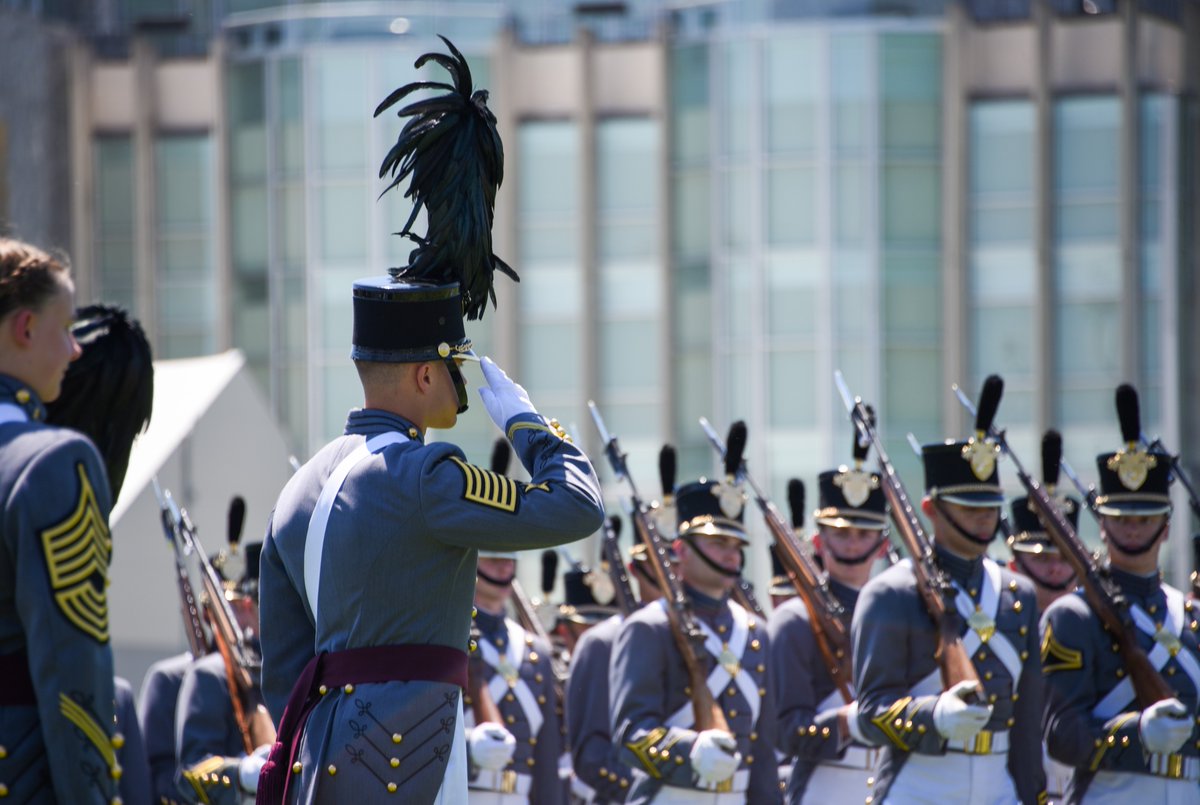 It is down to 1 and a butt days until we send off the West Point Class of 2024 into the impactful alumni network that is the #LongGrayLine! 👀 As we count down to graduation, check out some photos from today's graduation parade: flic.kr/s/aHBqjBrQxP