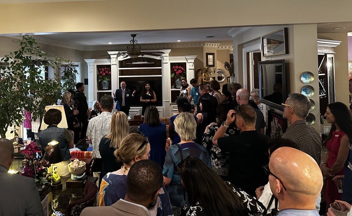 Thanks to the 85+ supporters who joined our Baldwin Park House Party with @AnnaForFlorida! Honored to be hosted in SD-17 by our friends Sally & Ed to share our vision for a better, brighter Central Florida! The people in this community are our family and together we WIN! 🗳️