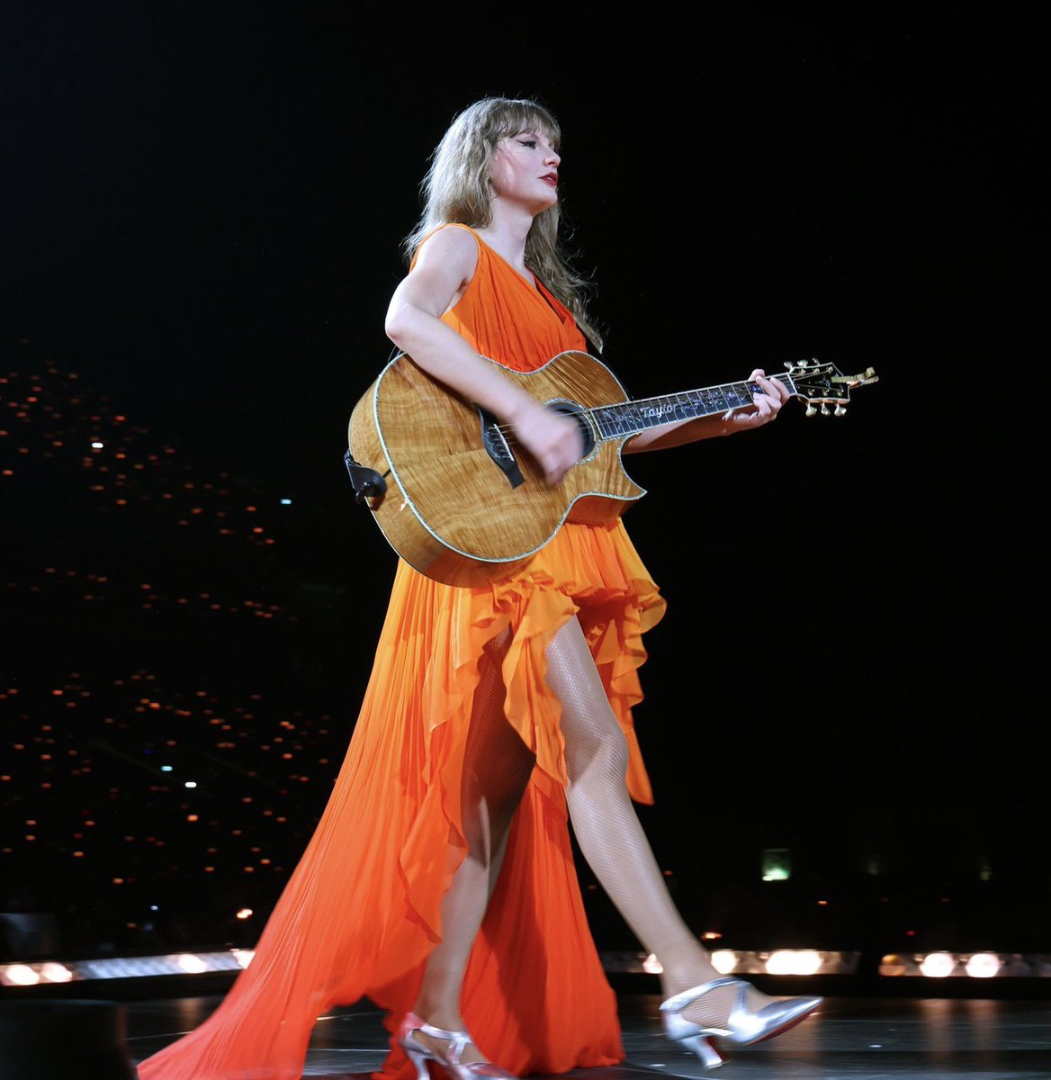 tswifterastour's tweet image. 🚨| TAYLOR IS CURRENTLY PERFORMING A MASHUP OF "Come Back Be Here" and "The Way I Loved You" IN LISBON, PORTUGAL FOR DAY 1 OF THE ERAS TOUR! #LisbonTSTheErasTour