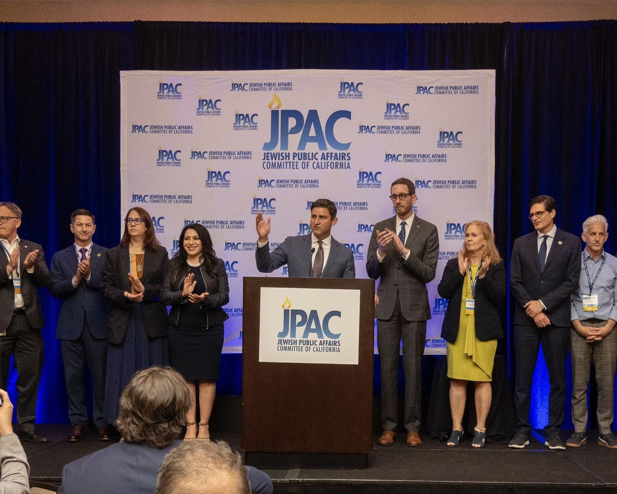 Honored to receive the @JPACcalifornia Jerry Sampson Award, presented by my good friend @CASpeakerRivas! Grateful for JPAC's work for our Jewish community & vulnerable Californians. Proud and thankful for my amazing colleagues in the @CAJewishCaucus!