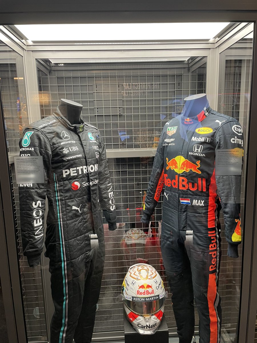 WengerBall04's tweet photo. My personal favourite being Super Max driver suit and LOTUS 1987 car.
#F1 #ExibitionToronto https://t.co/Omf5TQEcl0