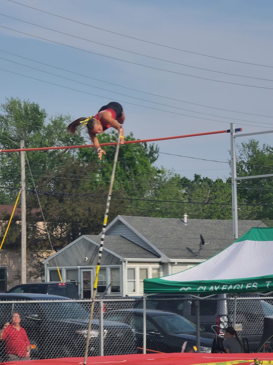 Bailey Miller clears 11'8' in the Pole Vault and qualifies for the OHSAA State Track & Field Meet next weekend in Dayton!!! BEE SO VERY PROUD FOREVER, BAILEY!!!