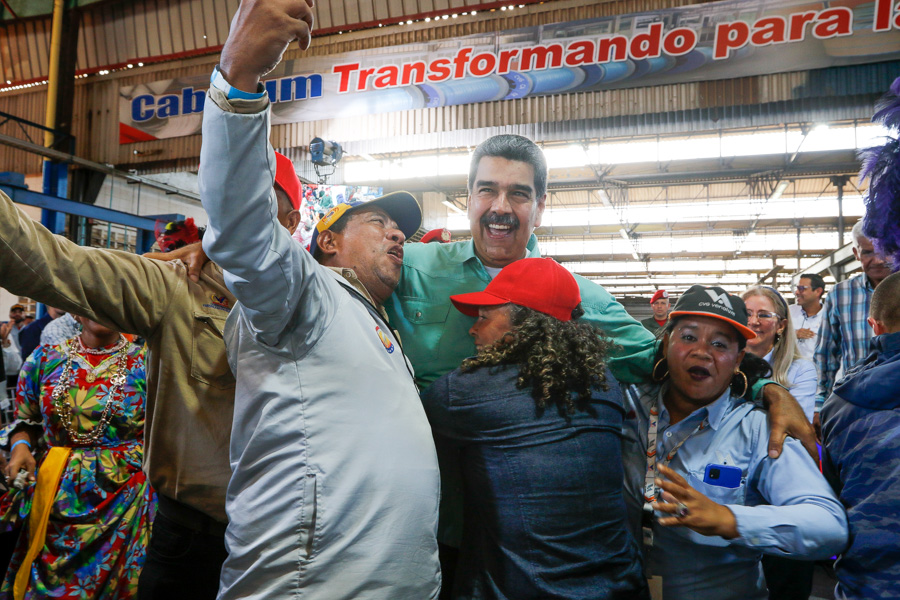 🔴 EN DESARROLLO Presidente Nicolás Maduro lidera jornada de trabajo dedicada a la economía desde la industria básica CVG CABELUM. ❗️ Síguelo aquí youtu.be/huCxq-q8cTg
