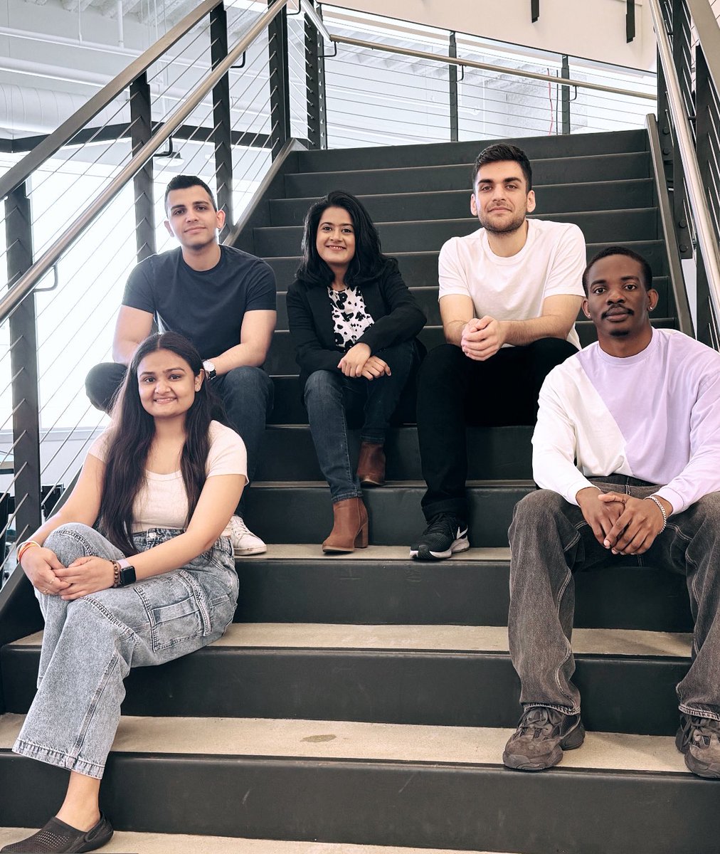 Wrapping up the quarter with a fun photoshoot <a href="/DrexelCCI/">Drexel College of Computing & Informatics</a> <a href="/soar_lab/">SOAR Lab</a>