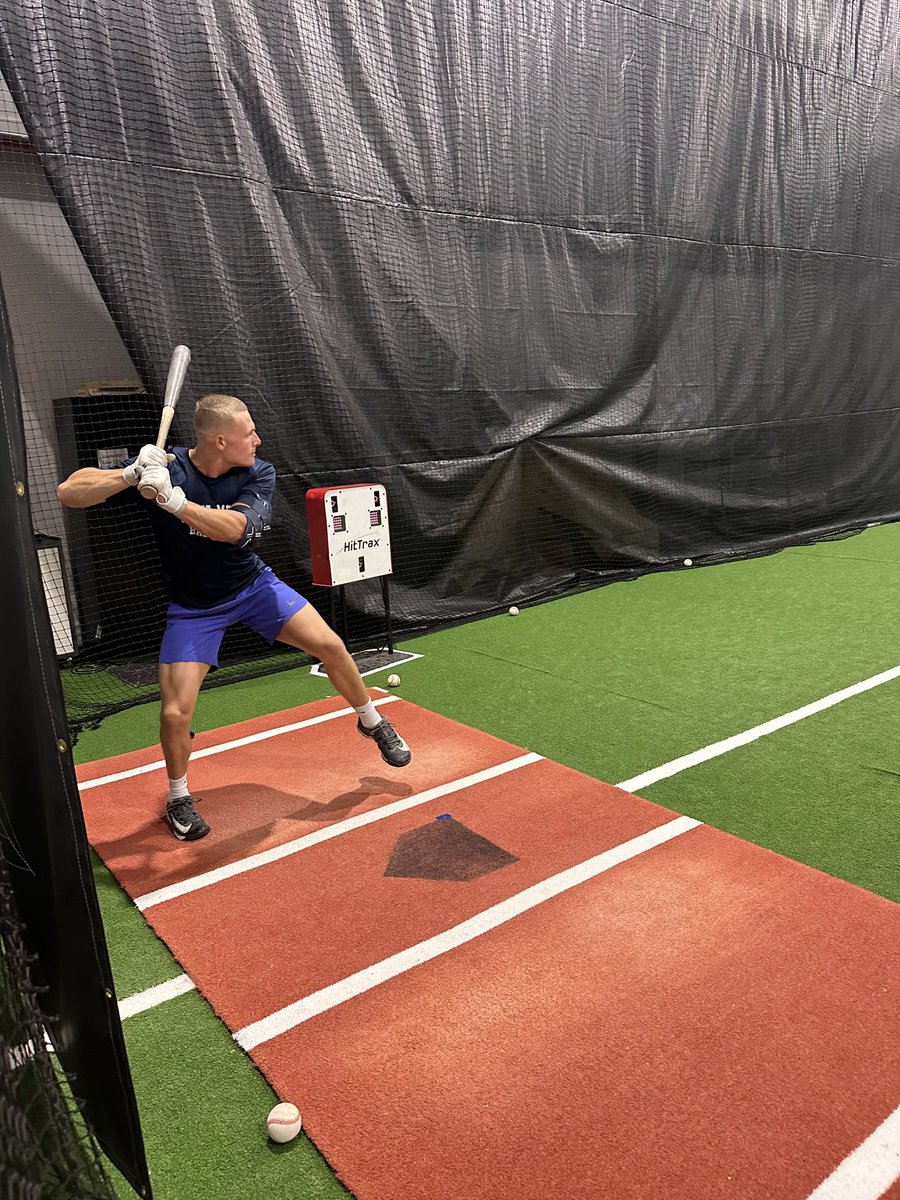 DiamondDreams's tweet photo. A few local college players, got their swings &amp; pitching reps in this afternoon, preparing for the Prospect League this summer! 

@Jfunke10 @Luke_Ramsey4 @cedricdunnwald @Owen_W_Norris https://t.co/jGHWW9vTag
