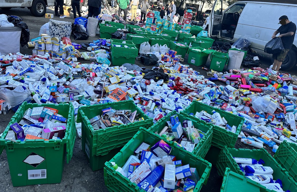 Irene Cruz, 33, & Jose Alfredo Barragan Cruz, 21, charged by @AlamedaCountyDA w/organized retail theft & receiving $541,790 in stolen property, incl. cosmetics, toiletries, alcohol, clothing, medicine, cleaning supplies & @Starbucks mugs, per @CHP_GoldenGate