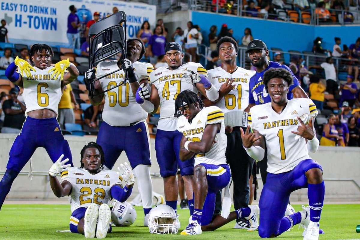 AGTG ✝️ Truly Blessed to receive my first Division 1 offer from THE Prairie View A&M University! @coachpsb @Coach_Weeden @mooreathletics @Andre__Simmons