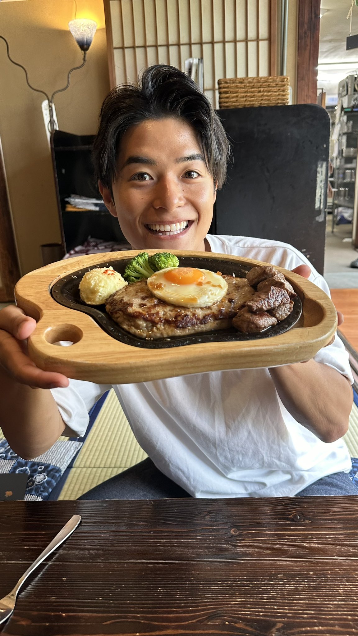 【bikkuridonki】2点まとめ売り Amazon | びっくりドンキー ぶーちゃんプレート【スプーン