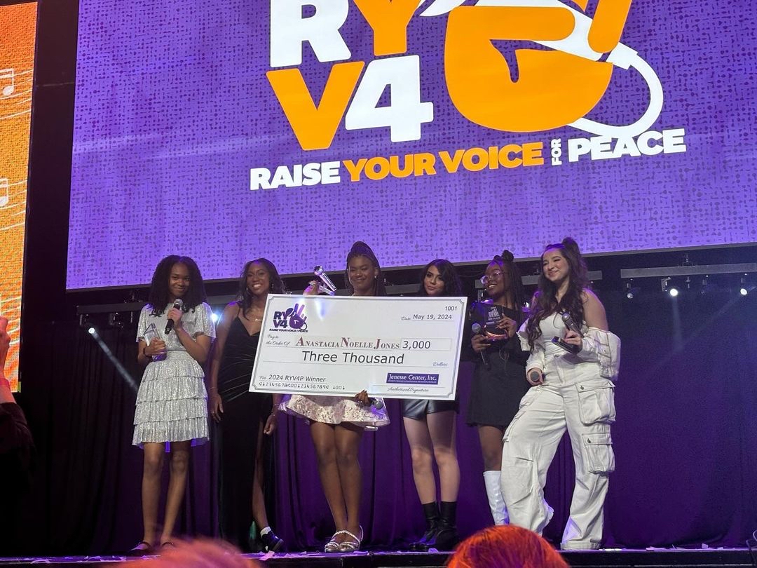 JenerationJ's tweet photo. thank you marians for your continued dedication and unwavering support of our programs! 🙏🏽💜🧡
- 
It was an impeccable night at the
RYVRP event. Thank you @jenessecenter for having us! We are so honored to be awarded the Kalen Thomas award for community service

#repost https://t.co/aMq4wu2qG5