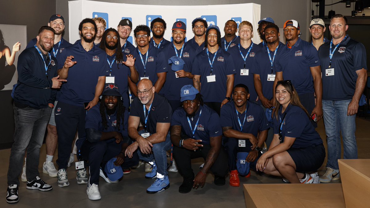 ChicagoBears's tweet photo. Welcome to your new home, rooks 🤩 https://t.co/lmO3Btbdn0