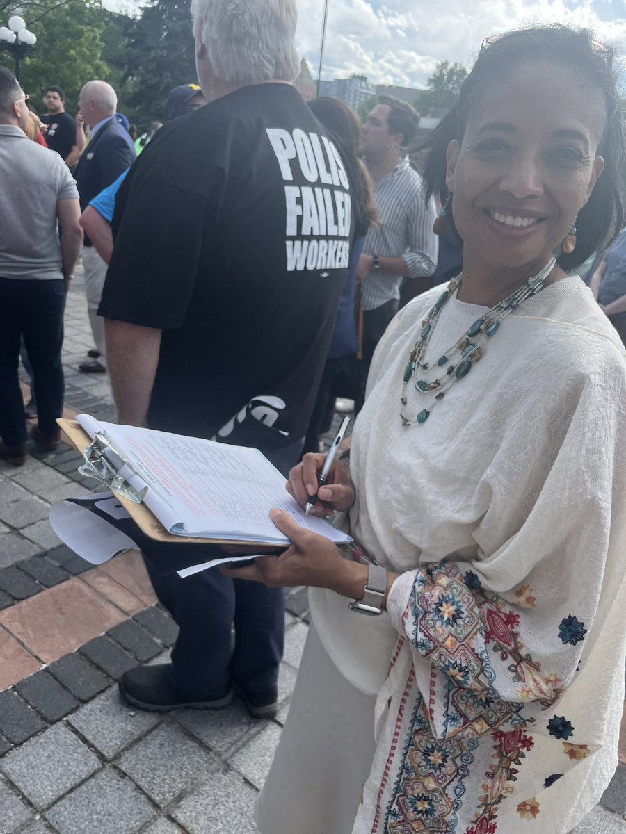 cwa7799 (@cwa7799) on Twitter photo <a href="/LisaforDenver/">Lisa for Denver</a> signed the petition to amend the Denver Charter to allow city workers to collectively bargain.
Have you?
tinyurl.com/bargain-for-go⦠<a href="/LisaforDenver/">Lisa for Denver</a> signed the petition to amend the Denver Charter to allow city workers to collectively bargain.
Have you?
tinyurl.com/bargain-for-goβ¦