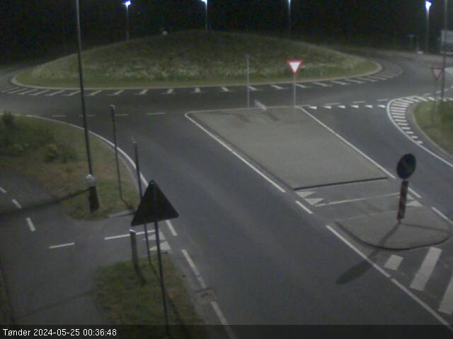 Unsecured_CCTV's tweet photo. Tranbjerg, Denmark 🇩🇰 https://t.co/6wA0Rey15X