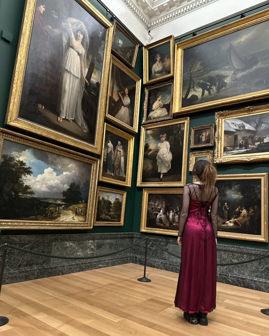 i went to an art gallery today 🥀 https://t.co/AIMdNwT8m7