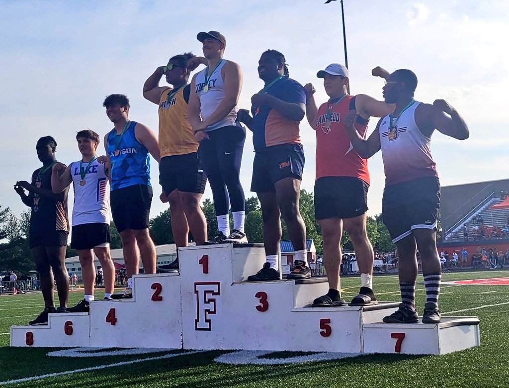 🎽 NH area boys shot 2 &amp; 4
Brush's Antonio Heath 2nd 55-6 1/4
Arcs' 1st boys shot putter to state since 2008
Madison's Bryce Brock 4th 53-1
Not a bad week for the young man, state bound in both throws
