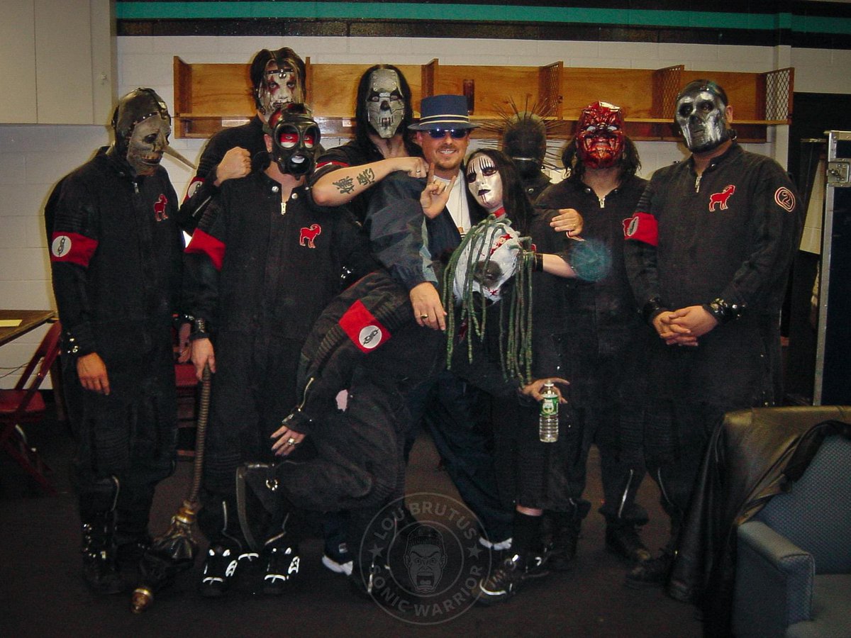 LouBrutus's tweet image. Today we remember Paul Gray of @Slipknot on the anniversary of his passing in 2010. Here&apos;s Paul and I with the the rest of the band backstage at the Philadelphia Spectrum on the &quot;Pledge of Allegiance&quot; tour in October 2001. 😢 #PaulGray #Slipknot