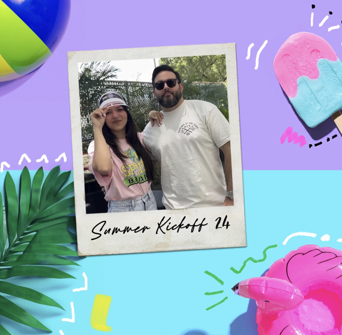RedlineMedia's tweet photo. Kicking off summer with a sizzle! Grill n’ Chill 90s style with the team was all that and a bag of chips. 🌞🕶🍔🌭
#rmg #agency #agencylife #adagency #advertisingagency #marketingagency #marketing #advertising #creativeagency #summer #grilling #team #90s #nostalgia https://t.co/gN29rRIIGE