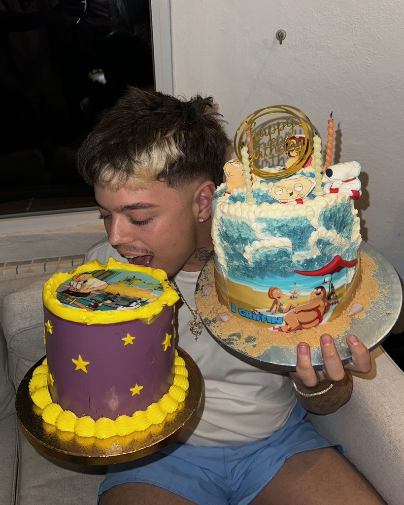 SaikonetaTV's tweet photo. Cumpleaños del saikitoooo 🎂 https://t.co/SQlkBnWqWu