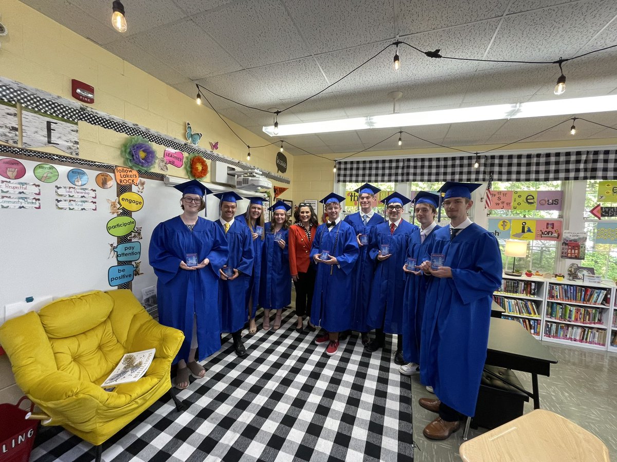I’ve spoken at quite a few commencements, but this is truly one-of-a-kind. Bela, Makayla, Izzy, Derby, Avery, Christian, Mathew, Katie, and Joseph are a tight-knit class of nine, and I wish you all success as you each take the next step in your journey 🎓