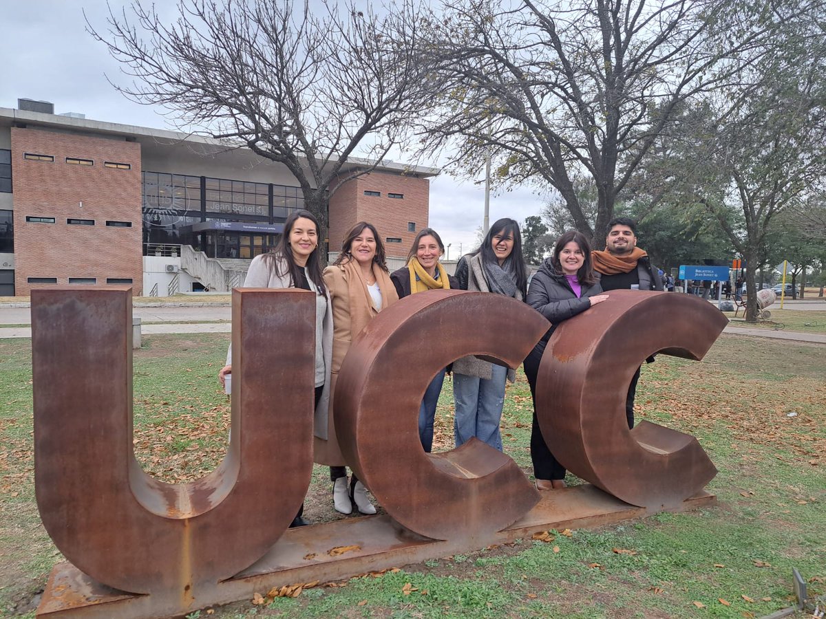 IFGUCC's tweet photo. ¡Ya iniciamos las clases del Diplomado que dictamos con @AgendaCAF en la UCC!

Le damos la bienvenida a todas las personas que se animan a seguir aprendiendo, reflexionando y debatiendo en torno a la Gobernabilidad e Innovación Pública en la región.

👏👏👏 https://t.co/Q8yigPmJcN
