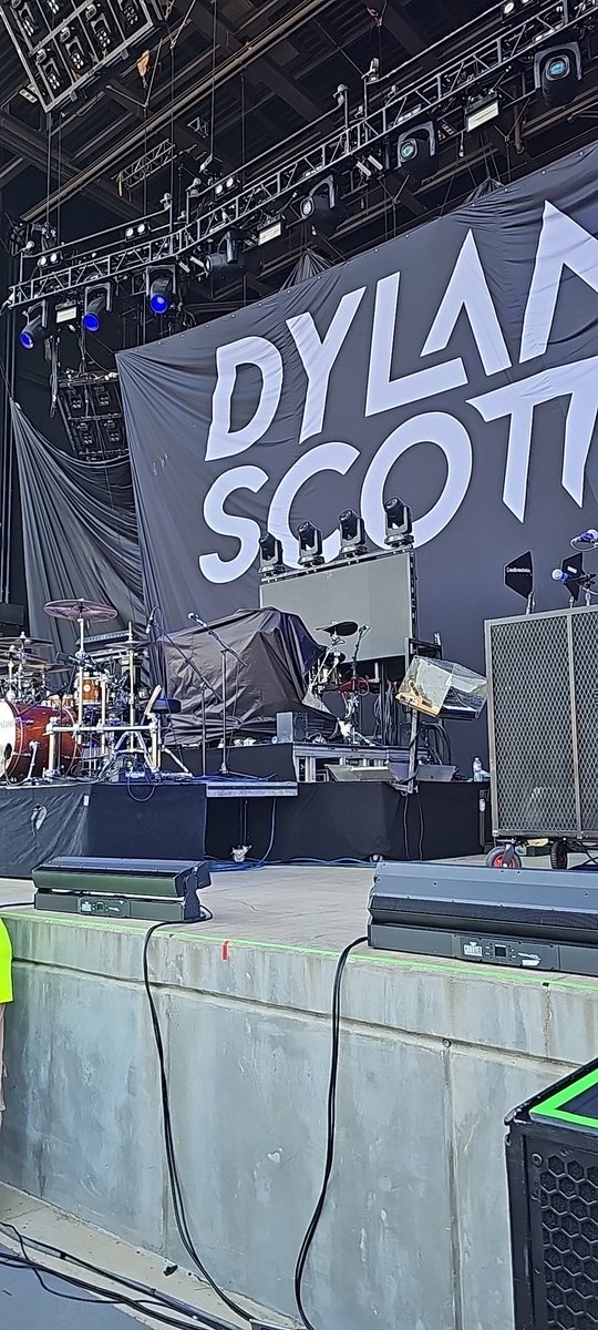 ShawnKrulik's tweet photo. @JonTLangston  @DylanScottCntry  @coleswindell  #LFG #WINTHENIGHT https://t.co/uKntHVOUyl