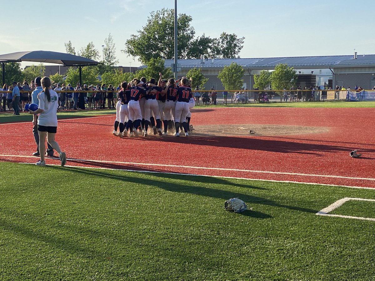 Doug Lawrence tweet media