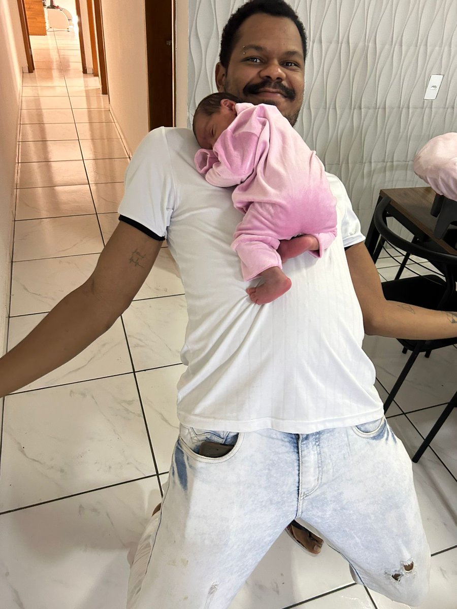 IuriThR's tweet photo. "Iuri, pare, você está bêbado!!"

- se eu estivesse bêbado faria isso??? https://t.co/zWhjR7uJQz