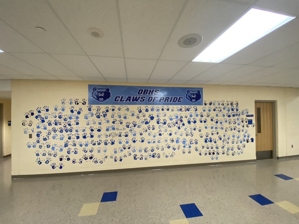 Today the Bear Family reflected on relationships, traditions &amp; celebrated accomplishments old &amp; new. All of this was possible because of the SOLID culture &amp; climate that was built TOGETHER since 2018 as a Family. #BerlinPride🐻
#ShoulderToShoulder🐻