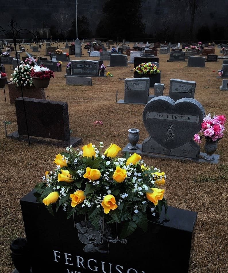 @JesseKellyDC A longstanding tradition in MY family is to visit cemeteries we know hold graves of our loved ones and lay flowers on each as a loving tribute on Memorial Day. We won't water our family tradition down. Memory Day