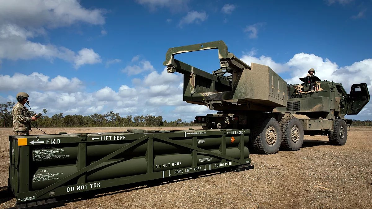 US 🇺🇸 announced a new $275 million military aid package for Ukraine 🇺🇦 which includes:

-ATACMS Missiles for HIMARS
-GMLRS Missiles for HIMARS
-Artillery Shells 155mm, 105mm
-Mortar Shells 60mm
-JDAM Glide Bombs
-Javelin, AT-4 Anti-Tank Weapons
-TOW Anti-Tank Wire-Guided Missiles