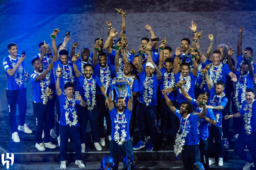 zoohaall's tweet photo. يا هلال العشق وقلبي زاد في حبك مقرّه💙. https://t.co/8HEvsiPJw8
