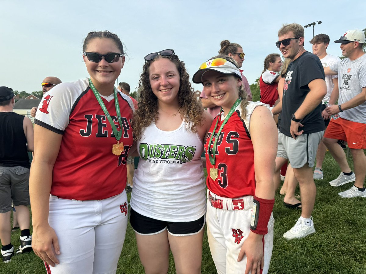Abbie Deeds (@abbie_deeds42) on Twitter photo Super proud of my travel teammates for winning regionals! Keep it going 💪 <a href="/Ashlee_spence25/">Ashlee Spence</a> <a href="/LaKaltenbach00/">Lauren Kaltenbach</a> Super proud of my travel teammates for winning regionals! Keep it going 💪 <a href="/Ashlee_spence25/">Ashlee Spence</a> <a href="/LaKaltenbach00/">Lauren Kaltenbach</a>