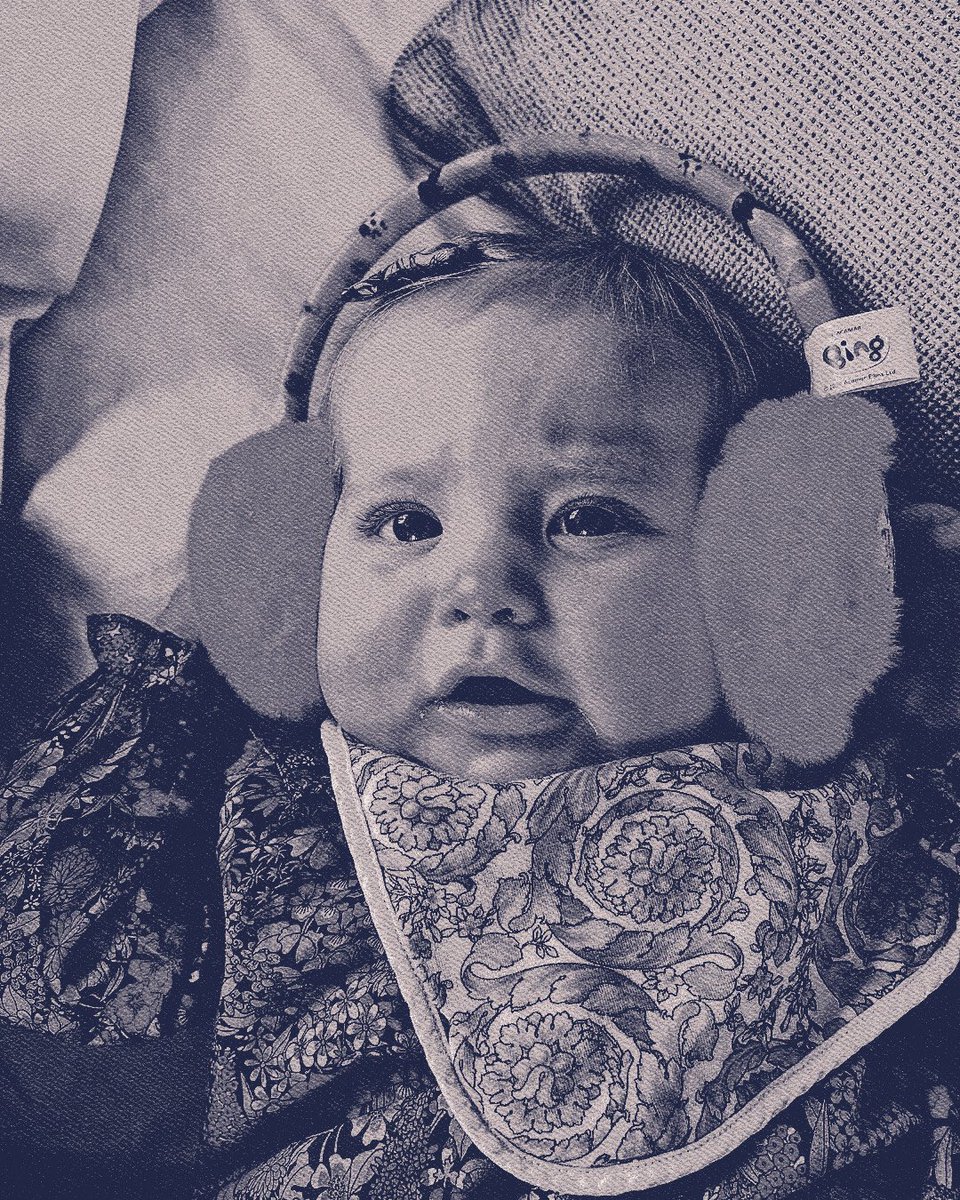 holwfs's tweet image. ⠀⠀⠀
The  first  game  of  my  precious  birdie,  victoria,  or  how  I  call :  toto.  She’s  excited  to  see  the  panthers  playing.  Go,  Florida!  🐆❤️