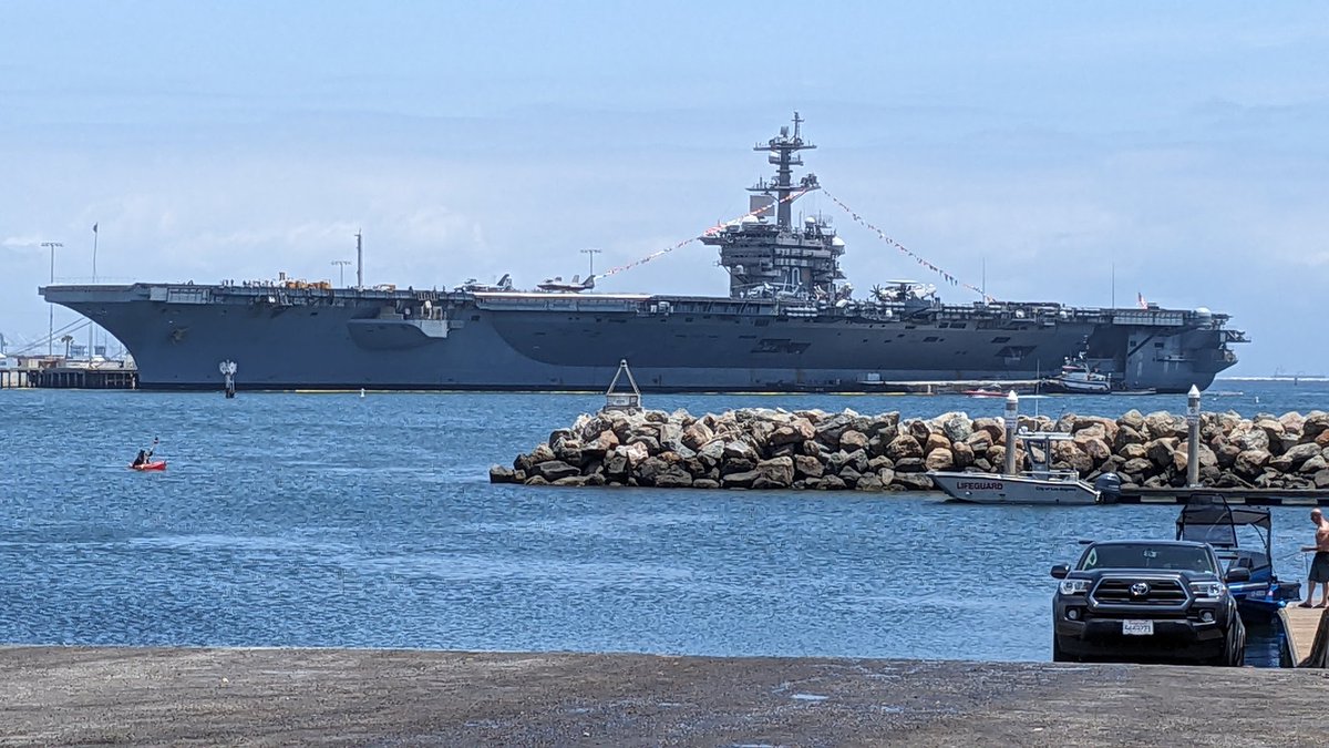RichTPar's tweet image. RANDOM NOTE: The Carl Vinson was the carrier from which Osama bin Laden was buried at sea after he was 'unalived' by SEAL Team 6 in 2011. ☠️
#LAFleetWeek2024 #SoCal #USNavy
