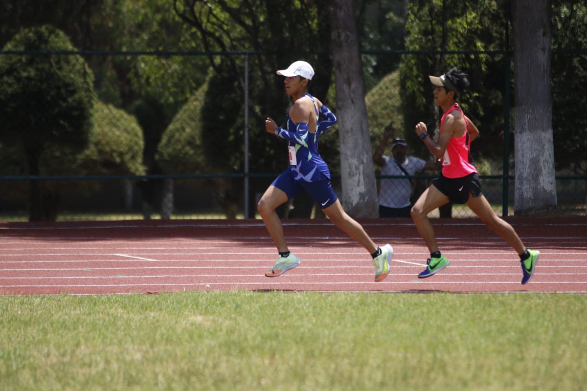 COBAEMex's tweet image. ¡Grandes atletas en acción! 💫🏃‍♀🏃
Desde la Ciudad Deportiva "Estado de México", más de 20 alumnas y alumnos de 11 planteles del #COBAEM brillaron en las pruebas de atletismo de los Juegos #CONADEMS. 
¡Gracias a su talento y esfuerzo demostraron que son el #OrgulloCOBAEM 🎖️!