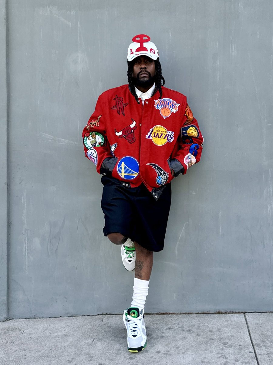 Wale's tweet photo. "I been out the way because I hate the way betrayal look "  "pardon us" out now @NBA2K  https://t.co/FYvFufyksX https://t.co/b6IoLqie82