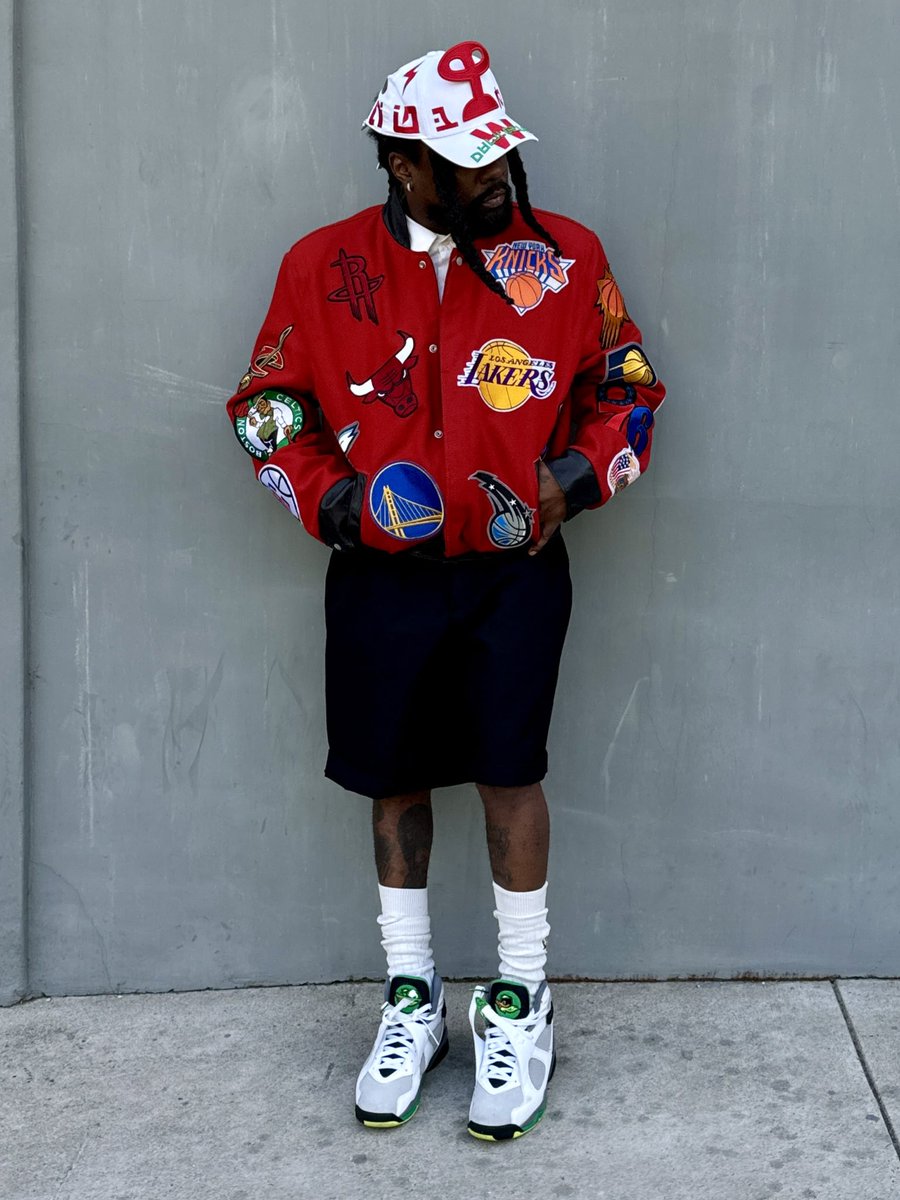 Wale's tweet photo. "I been out the way because I hate the way betrayal look "  "pardon us" out now @NBA2K  https://t.co/FYvFufyksX https://t.co/b6IoLqie82