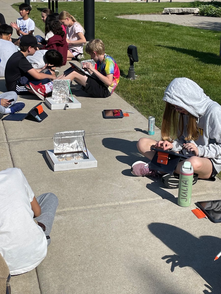 Testing out our solar
Ovens in 6th grade science to cook s'mores! Yum! #inspire96