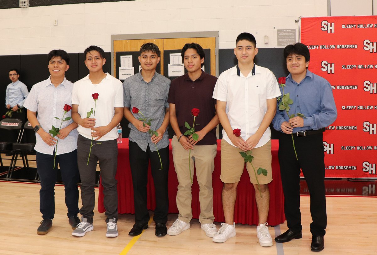 Yesterday was the Rose Ceremony, a bittersweet event for the SHHS Class of 2024. First graders gave roses to the graduating seniors, symbolizing their hopes, dreams, and memories. 🌹