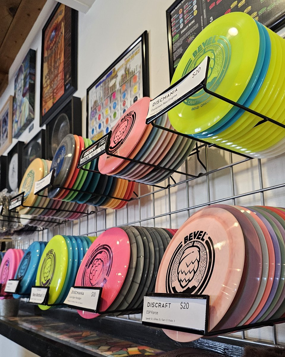 DiscGolfProTour's tweet photo. If you're traveling to Portland, Bevel Craft Brewing is an obligatory pit stop! 

You can find this disc golf-themed brewery founded by Nate and Valarie Doss in Bend, Oregon 🥏🌲 https://t.co/e7wkkkg9vG