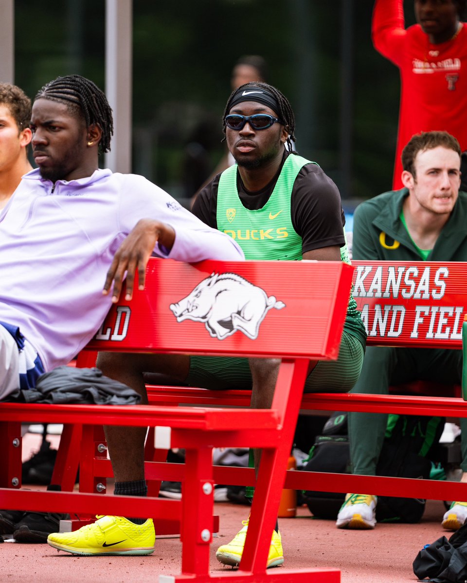 Latest member of UO’s 7️⃣-foot club…🕶️ Freshman @Osawese_a cleared 2.14m/7-0.25 during Friday’s #NCAATF West Prelims high jump qualifying. He finished 17th in his meet debut. #GoDucks