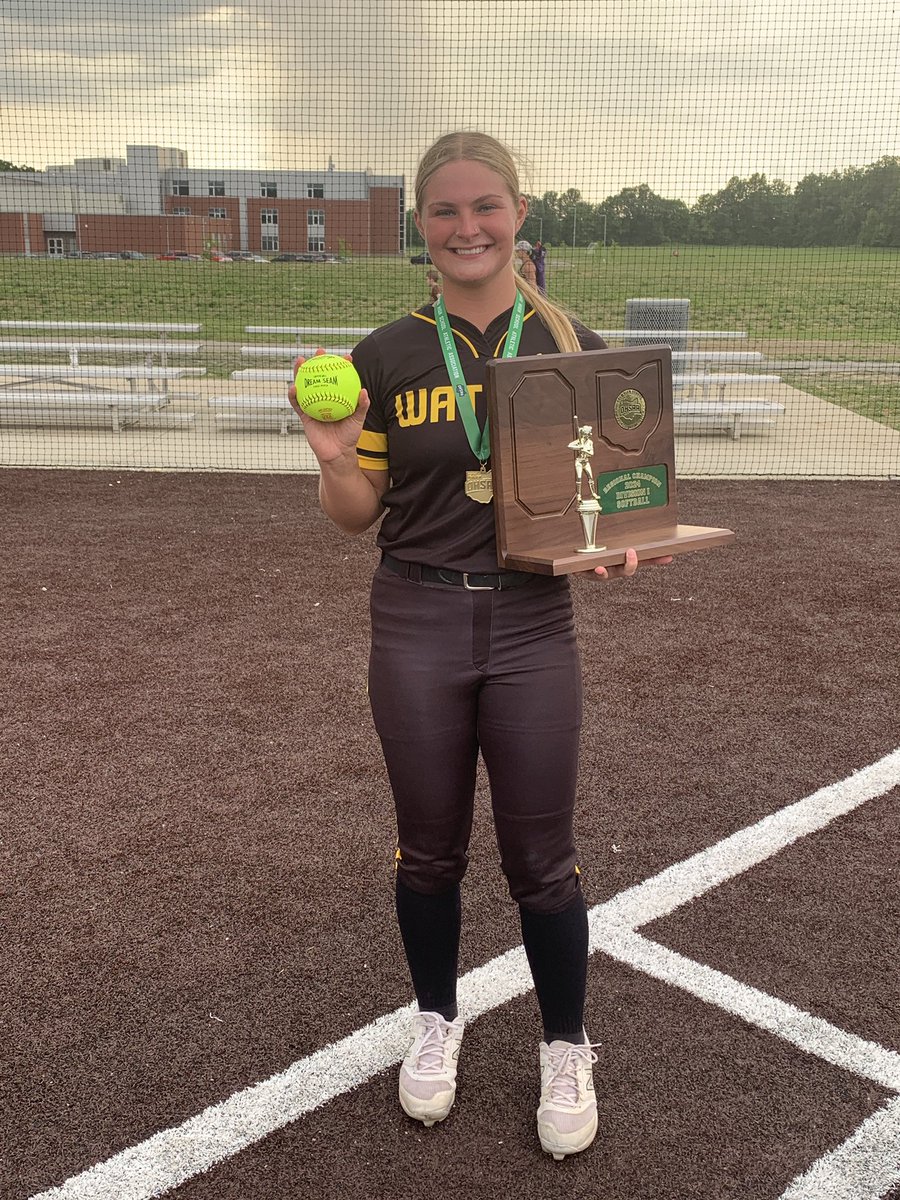 Can’t find the right words to describe the feeling of winning a 4th straight regional championship. Pitching & D were 🔥. S/O to @CarsynCassady for keeping them off balance. 2 HUGE plays in RF by @GWhitman2025. Scoring was kicked off in the 1st w/ a 3R 💣 by @cortney_dobbs