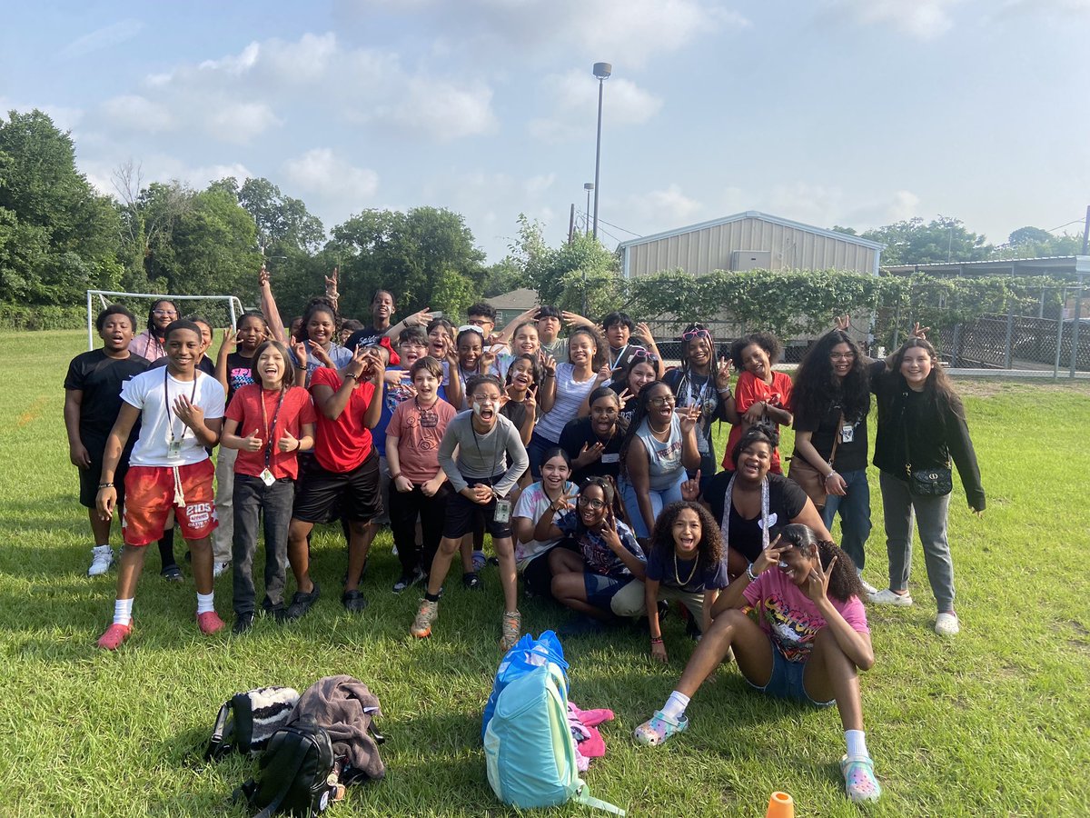 Love my school @Houston_AISD we topped off this year with Sports day and the kids, admin and teachers had a blast @doccbstewart @ms_nholmes @GeekSquad5000 @DrCrystalWatson @kyelle_dys