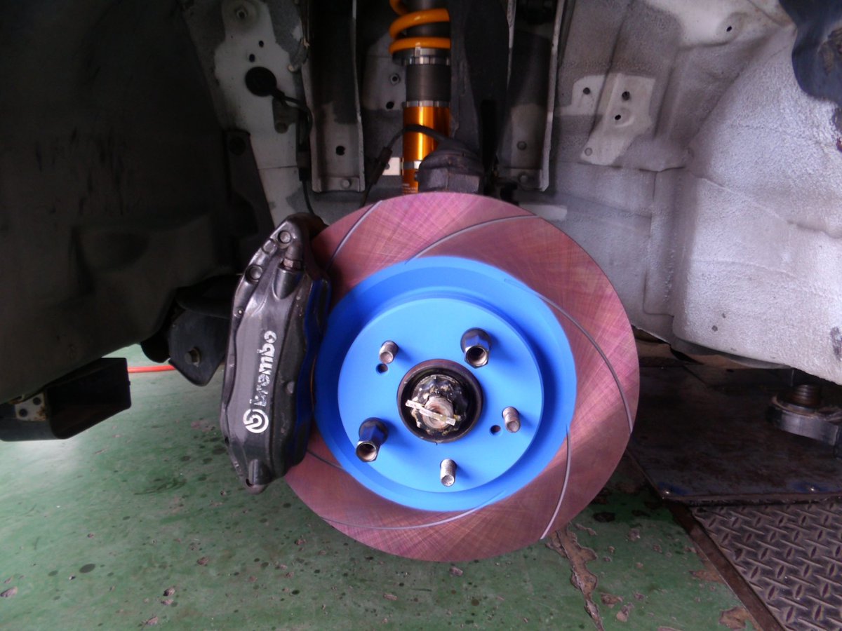 MANABOON_SNS's tweet photo. ブレーキローターの交換です🛠
#manaboon #skyline #r33 #r33skyline #rb26dett #brembo #vspec #nismo #greddy #jdmcars #bcnr33 #r33gtr #midori #motul #motys #cruize #rse #realspeedengineering #reimax #saclam https://t.co/DsdgnpnSUC