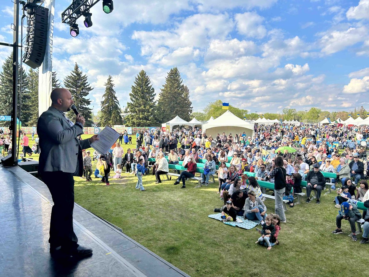 Take a look at that crowd! 👀 Over 3000 people in attendance at #UFestYEG 🇺🇦 

#UFest2024 #UFest #UkrainianFestival #yeg #yegevents #yegfestival