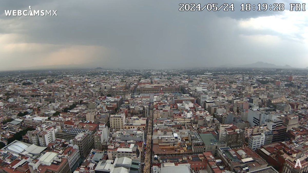 Llueve esta tarde en Ciudad de México #CDMX. Vista Oriente desde Torre Latino. Para ver en vivo: webcamsdemexico.com/webcam/mexico-…