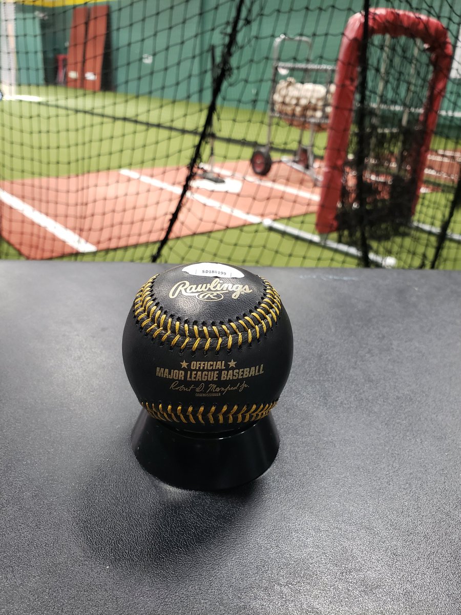 **GIVEAWAY Gunnar Henderson signed MLB JSA Authenticated Baseball**

To Enter the giveaway:

1- Like this post
2- Follow <a href="/TBW_baseball/">The Baseball Warehouse</a> 
3- Share this post

Winner will be announced Monday June 3rd at 8:00 PM!

Good luck! 

#birdland